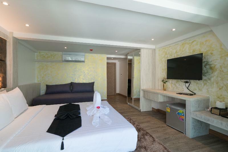Patong Swiss Hotel Beach Front Phuket Exterior photo
